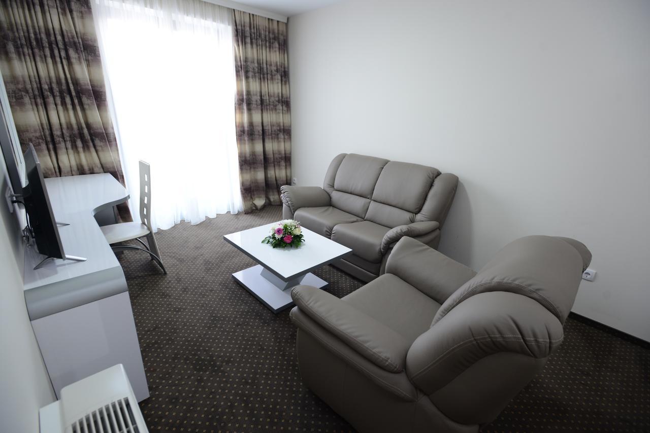 Hotel Garni Hollywoodland Wellness & Aquapark 4*